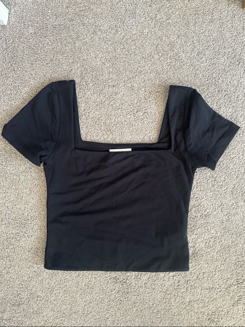 Aritzia Black Square-Neck Short Sleeve Crop Top